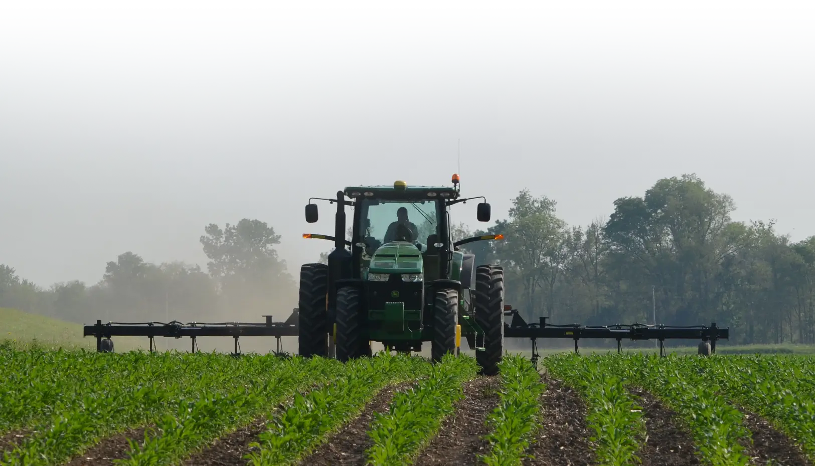 NitroGro 5000 Series Nitrogen Applicator in Field