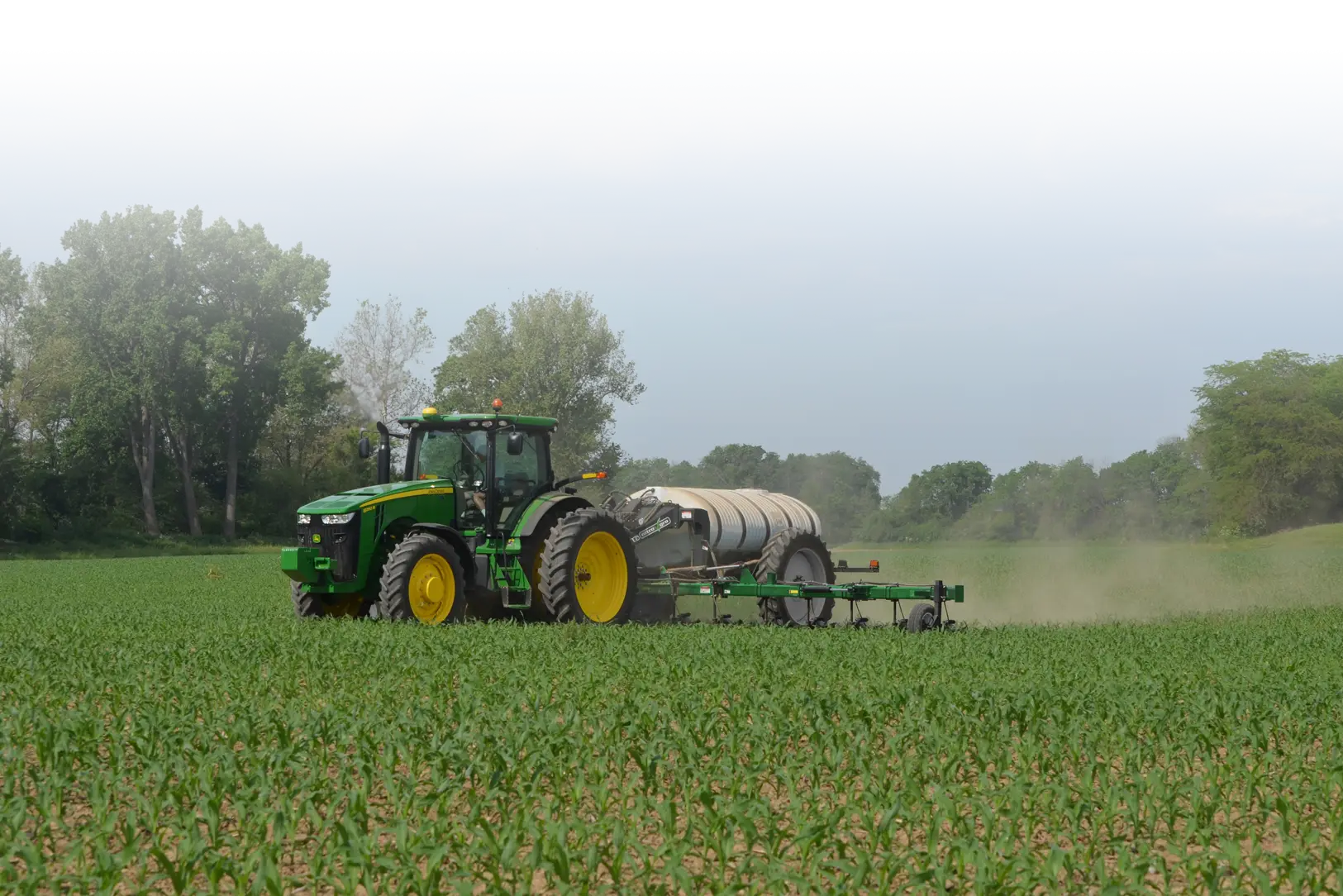 NitroGro 5016 Nitrogen Applicator in Field