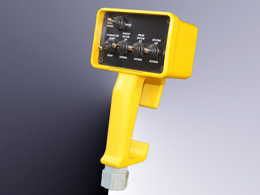the standard yellow wired remote control for the LC SpeedTender
